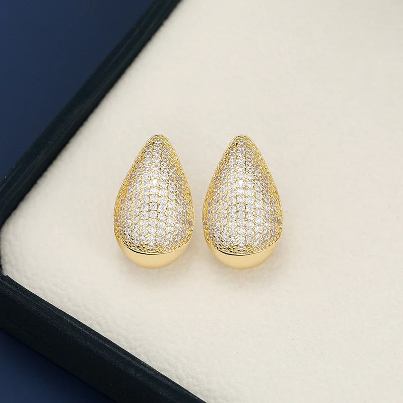 Aretes de Gota con Micropavé de Circonias Dorados